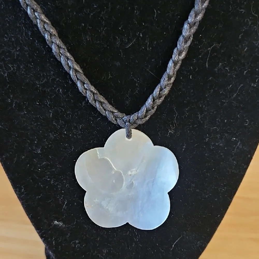 Hawaiian Hibiscus Flower Mother of Pearl Necklace Jewelry